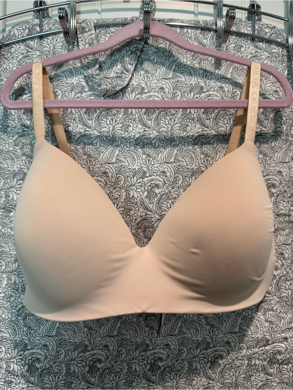 Victoria’s Secret Lightly Lined Wireless T-Shirt Bra- Nude, 38DD